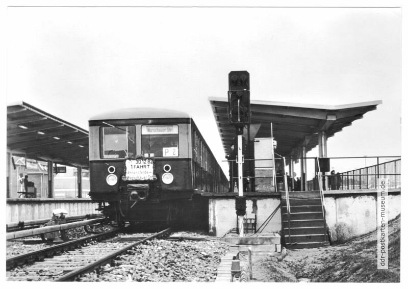 Ahrensfelde bei Berlin, 1982 erster S-Bahnzug der Strecke von Warschauer Straße - 1984
