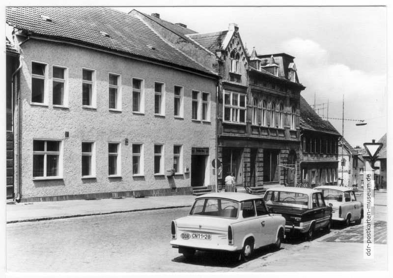 Ernst-Thälmann-Straße, HO-Gaststätte "Deutsches Haus" - 1981