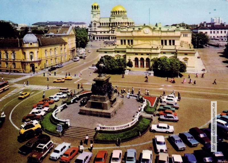 Platz der Volksversammlung mit Denkmal der Befreier und Newski-Gedächtniskirche in Sofia - 1982