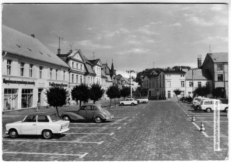 Am Marktplatz, Rat der Stadt - 1982