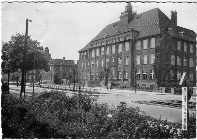 Treskow-Allee (Hermann-Duncker-Straße), Hochschule für Ökonomie - 1961