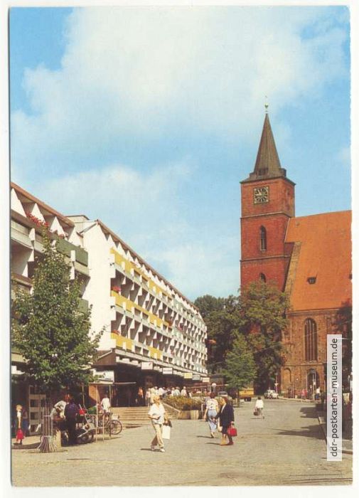 Ernst-Thälmann-Straße, Hallenkirche - 1989