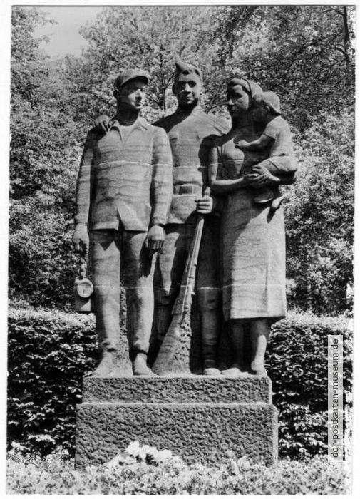 Denkmal der Deutsch-Sowjetischen Freundschaft - 1965