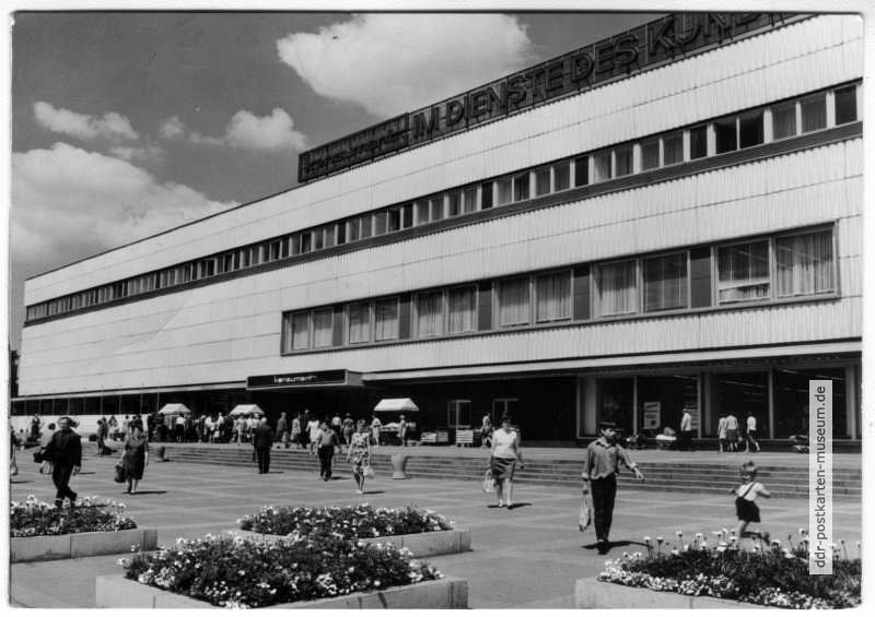 Konsument-Warenhaus - 1972