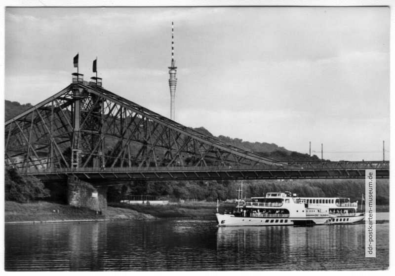 Loschwitz-Brücke, Elbdampfer "Ernst Thälmann" - 1969