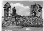 Luther-Denkmal mit Ruine der Frauenkirche - 1967