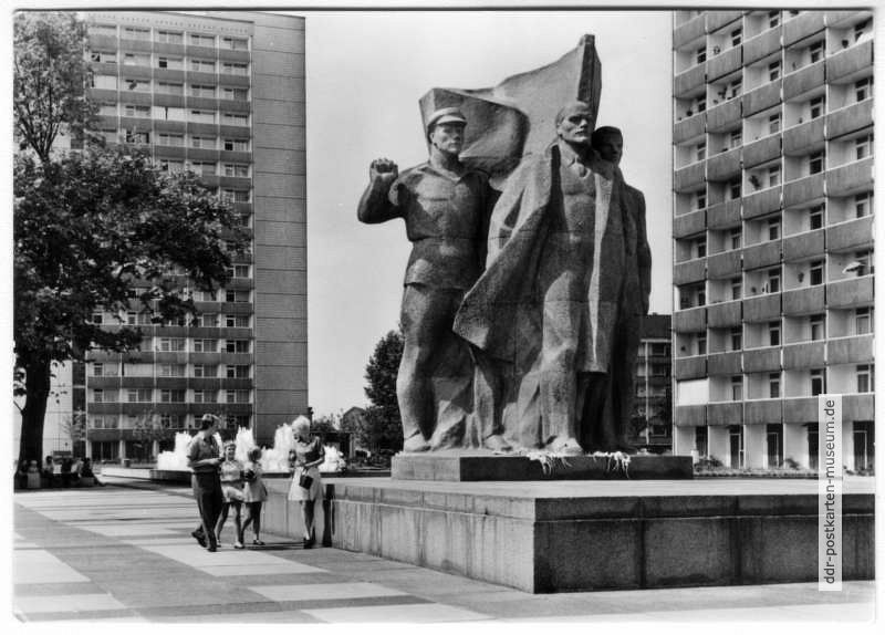 Lenin-Denkmal an der Prager Straße - 1975