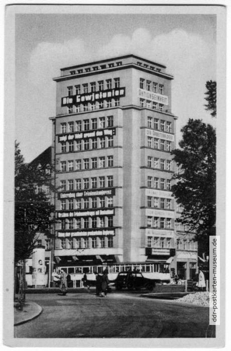 Hochhaus auf dem Platz der Einheit - 1955