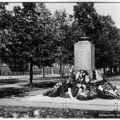 Gedenkstein "Den Opfern des Faschismus" am Karl-Marx-Platz - 1967