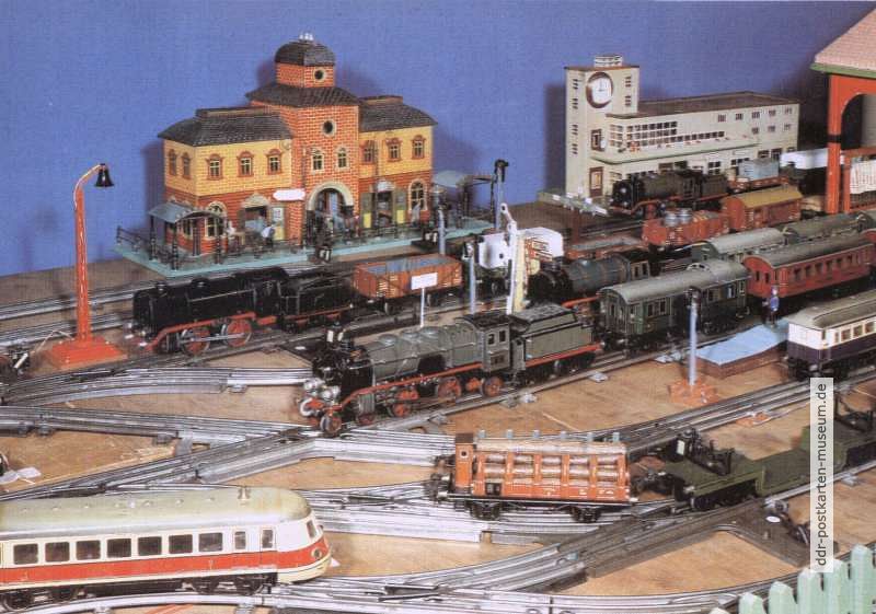 Typische Spielzeugeisenbahn aus der Zeit um 1930 in Spurweite 0, 1980
