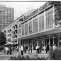 Geschäfte in der Karl-Marx-Straße, Hochhaus - 1975