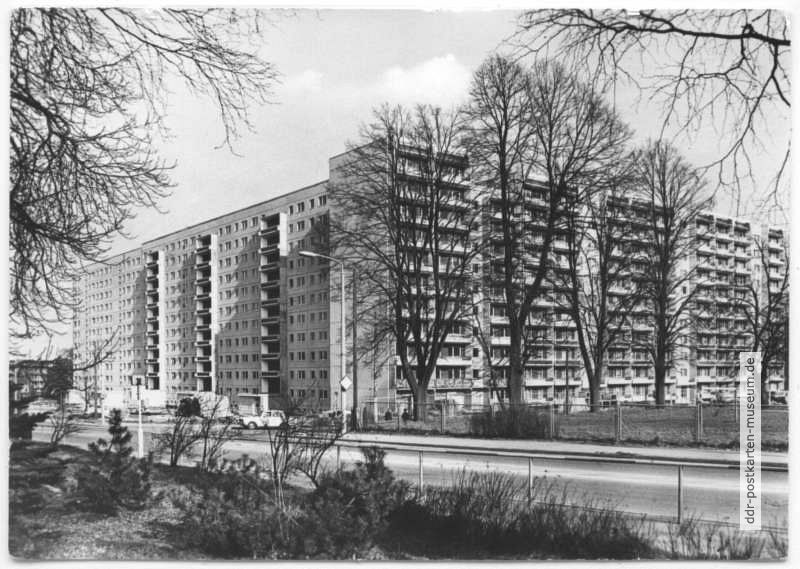 Elfgeschossiges Wohnhochhaus an der Straße des Friedens - 1983
