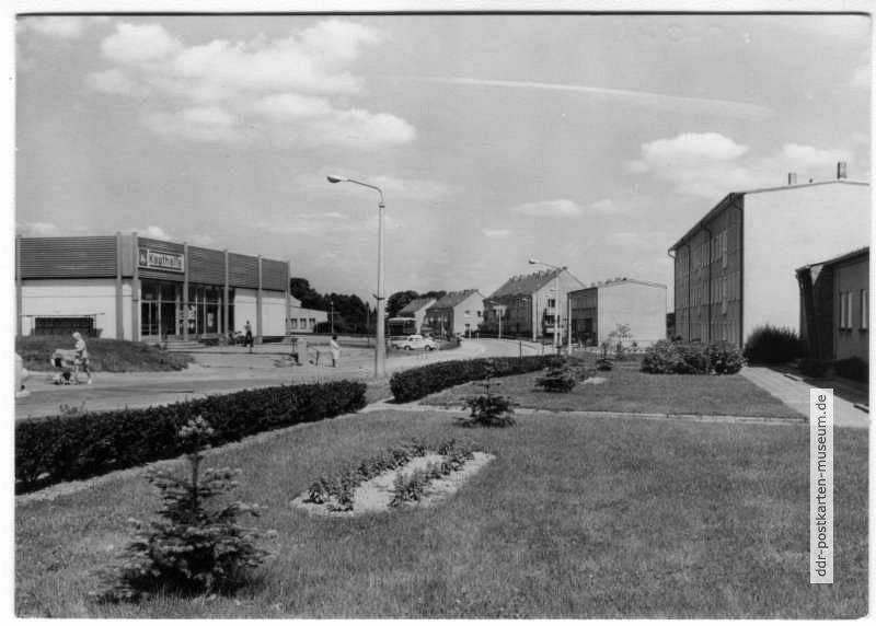 Konsum-Kaufhalle im Neubaugebiet - 1974