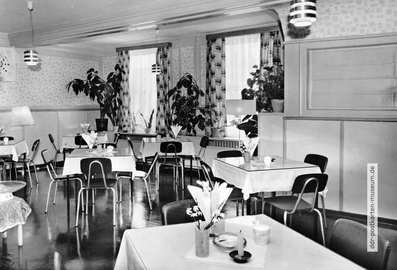 Neuhaus am Rennweg, HO-Cafe "Oberland" - 1977