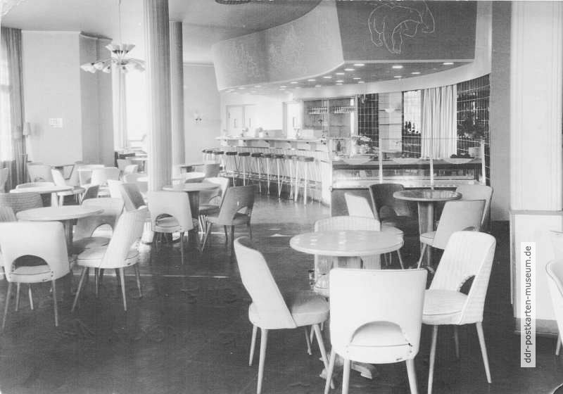 Zwickau, neue Mokka-Milch-Bar in der Schumannstraße - 1961