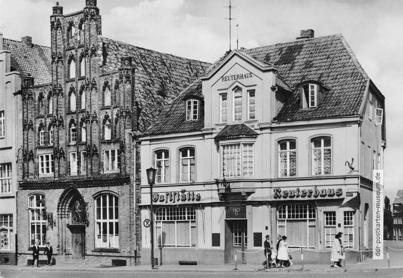 Wismar, Gaststätten "Alter Schwede" und "Reuterhaus" am Marktplatz - 1968