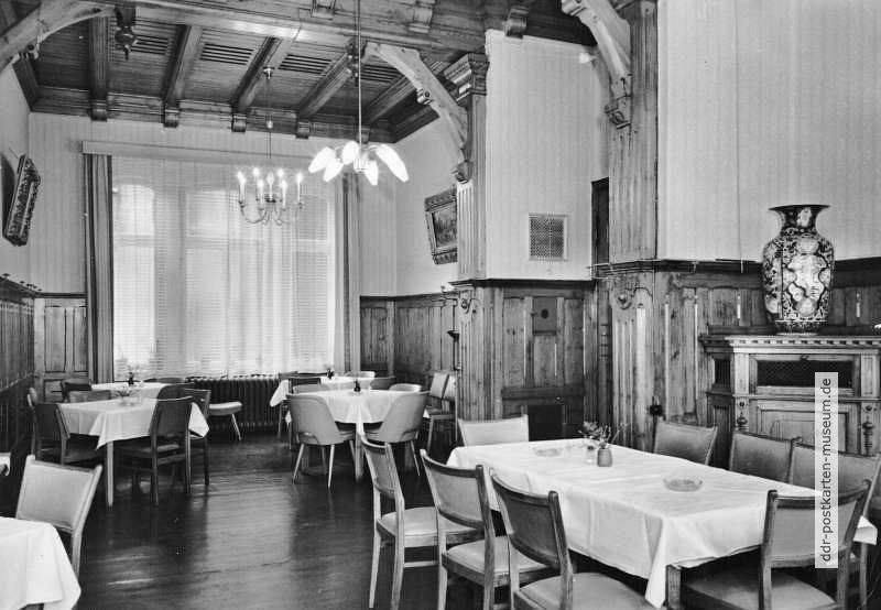 Wismar, Gastraum im HO-Hotel "Stadt Wismar" - 1968