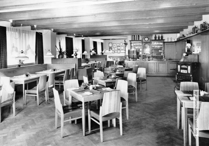 Berlin, Restaurant "Zille-Stube" im Interhotel "Stadt Berlin" - 1973