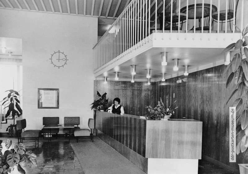 Eisenhüttenstadt, Rezeption im HO-Hotel "Lunik" - 1965