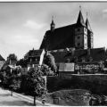 Kirche mit Stadtmauer und Stadttor - 1965