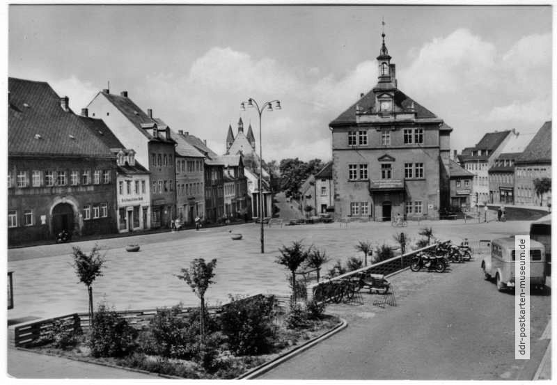 Marktplatz mit Rathaus - 1970