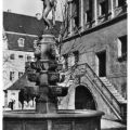 Rathausbrunnen mit Eingang zum Ratskeller - 1956 / 1959