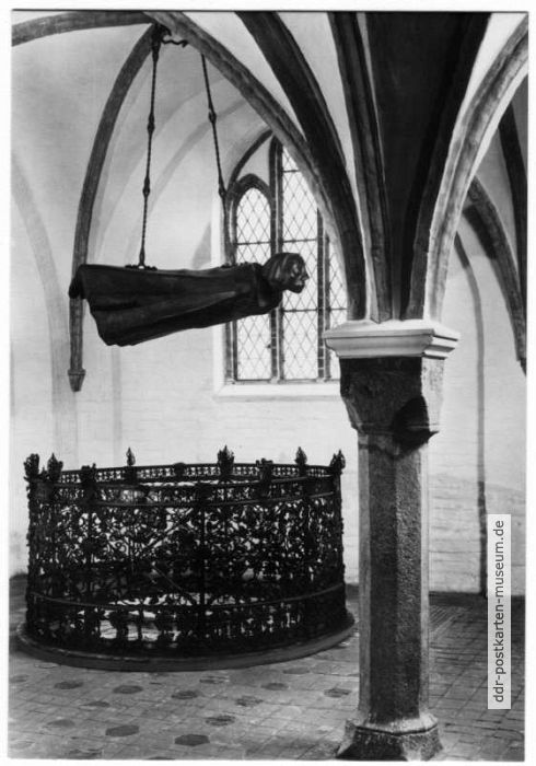 Der Dom zu Güstrow, Bronzeguß "Der Schwebende" von Ernst Barlach - 1976