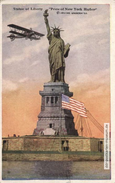 Frühe Ansichtskarte aus den USA mit Flugzeug an der Freiheitsstatue - 1915