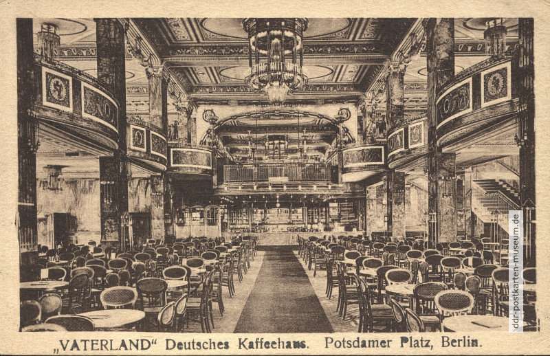 Stilvolles Kaffeehaus im "Haus Vaterland" in Berlin (Werbekarte) - 1920