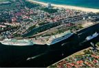 Ansichtskarte mit Luftbild von Warnemünde mit Ostsee-Kreuzfahrtschiffen am Passagierkai - 2017