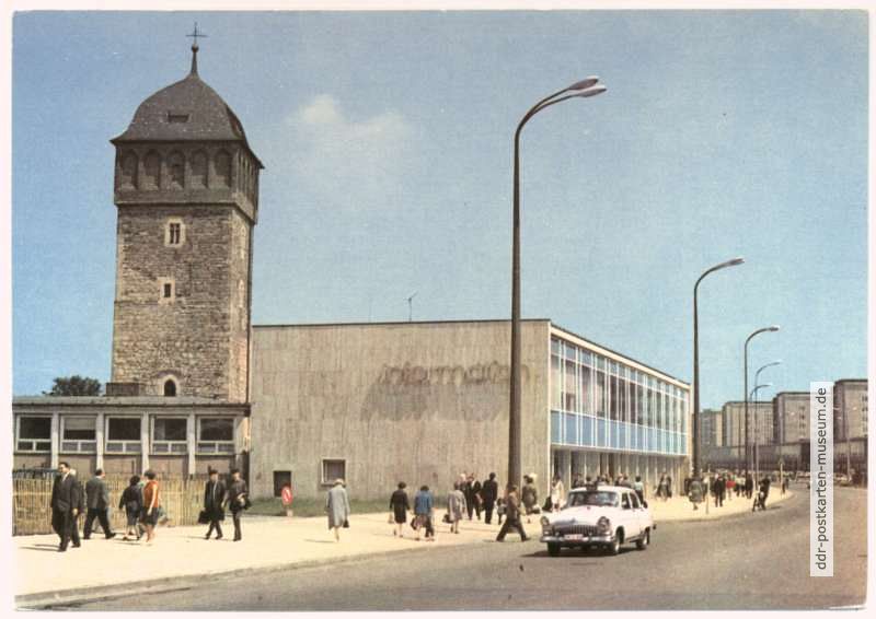 Straße der Nationen und "Roter Turm" - 1968