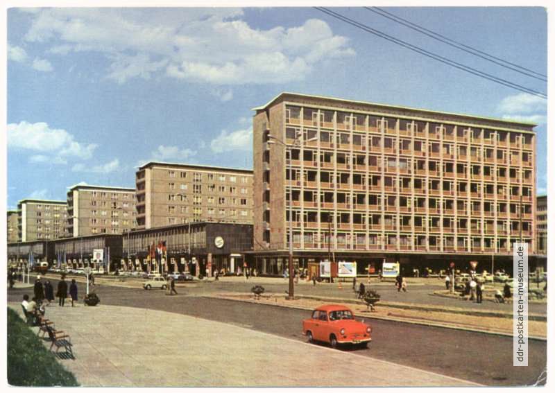 Neubauten an der Straße der Nationen - 1966