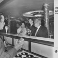 Sozialistischer Barkeeper an der Hotelbar des Hotels "Heinrich Heine" in Schierke - 1971