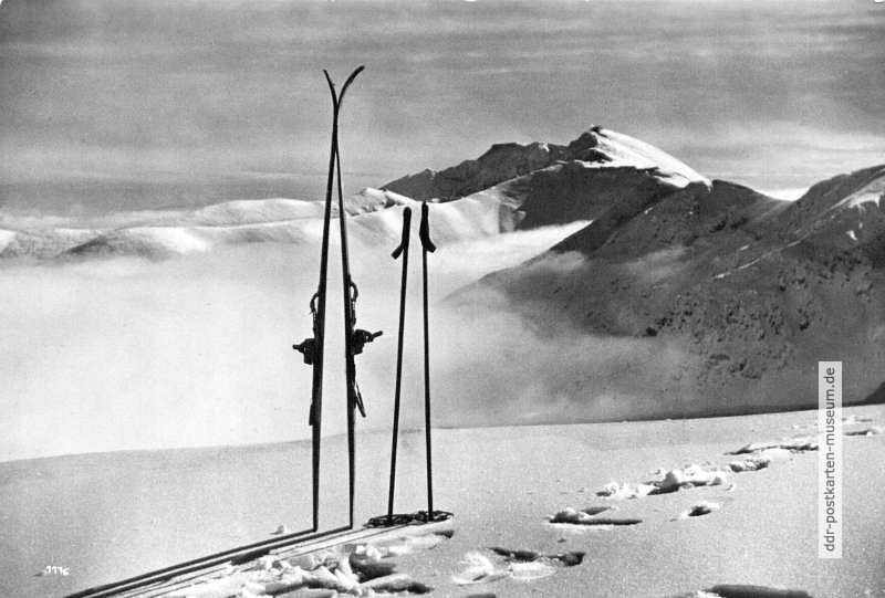 Fotograf auf einem Gipfel der Hohen Tatra in der CSSR - 1962