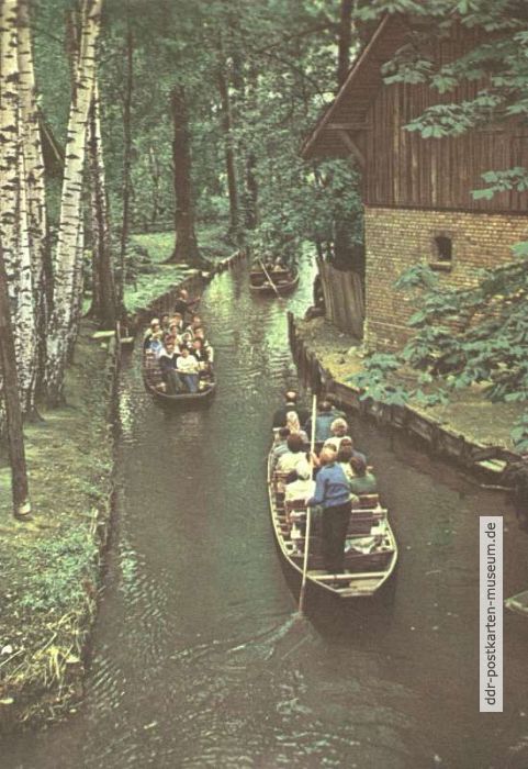 Kahnfahrt mit Spreewald-Urlaubern - 1981