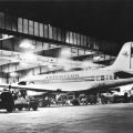 Zentralflughafen Berlin-Schönefeld, Tag und Nacht wird in der Flugzeugwerft gearbeitet - 1963