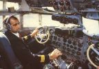 Flugkapitän der Interflug im Cockpit der "IL 18" - 1982
