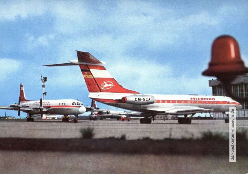 "IL 18" und "TU 134" DM-SCA auf dem Flughafen Berlin-Schönefeld - 1970
