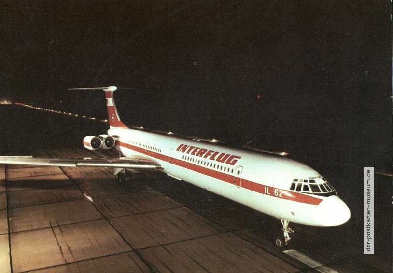 "IL 62" (Iljuschin) nach der Landung in Berlin-Schönefeld - 1989