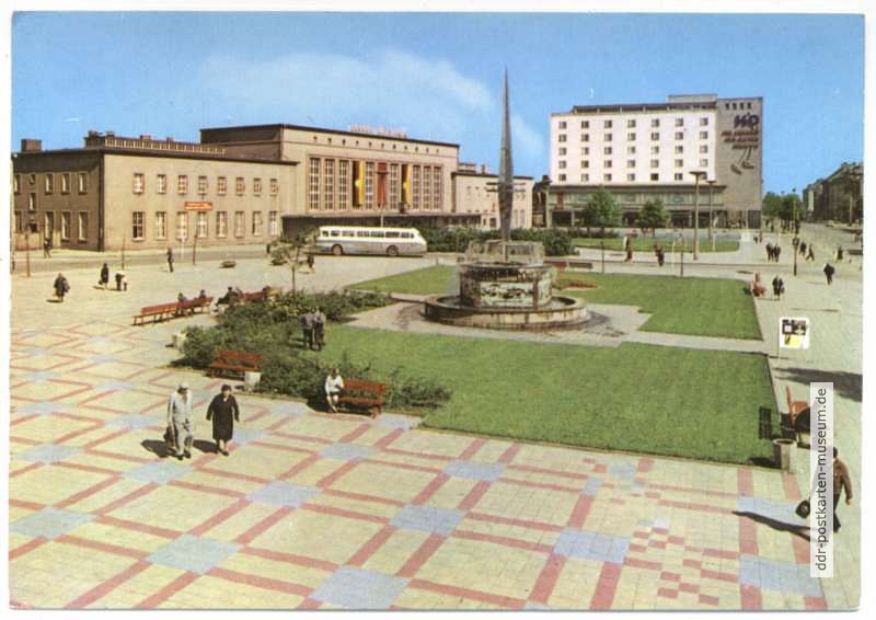 Gagarin-Platz und Hauptbahnhof - 1971