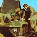 Fachmännische Hilfe vom Soldat der Roten Armee - 1979