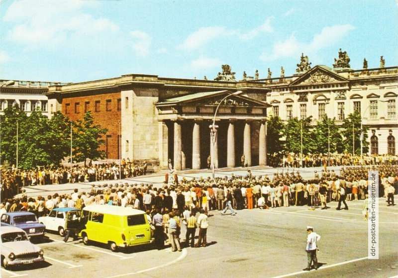 Wachaufzug an der Neuen Wache, dem Mahnmal Unter den Linden - 1976