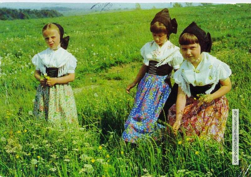 Mädchen in sorbischer katholischer Tracht - 1982
