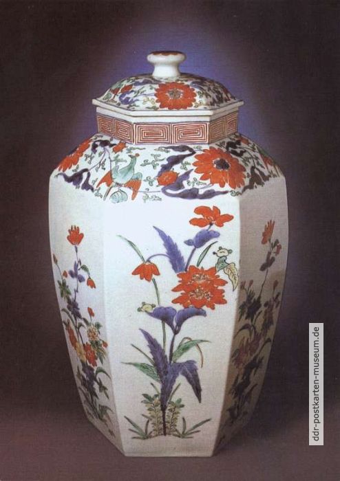 Deckelvase aus Japan um 1675, bemalt im Kakiemon-Stil - 1982