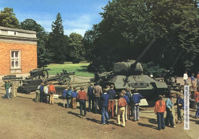 Historische Waffen im Freigelände - 1978