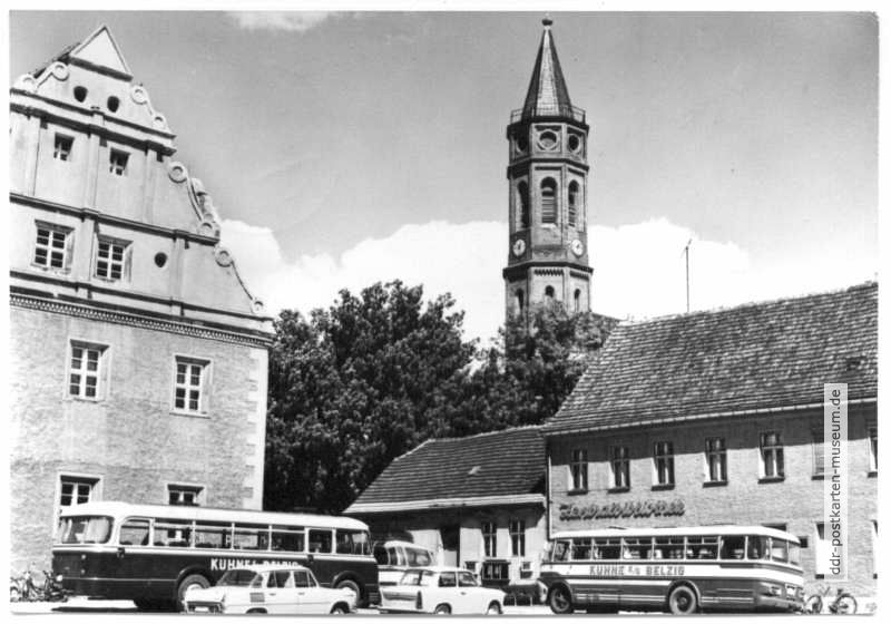 Marktplatz, Kirche und Zentralbibliothek - 1973