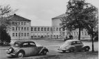 Dresden, DDR-Automobile "F 8" und "F 9" vor der Hochschule für Verkehrswesen - 1955