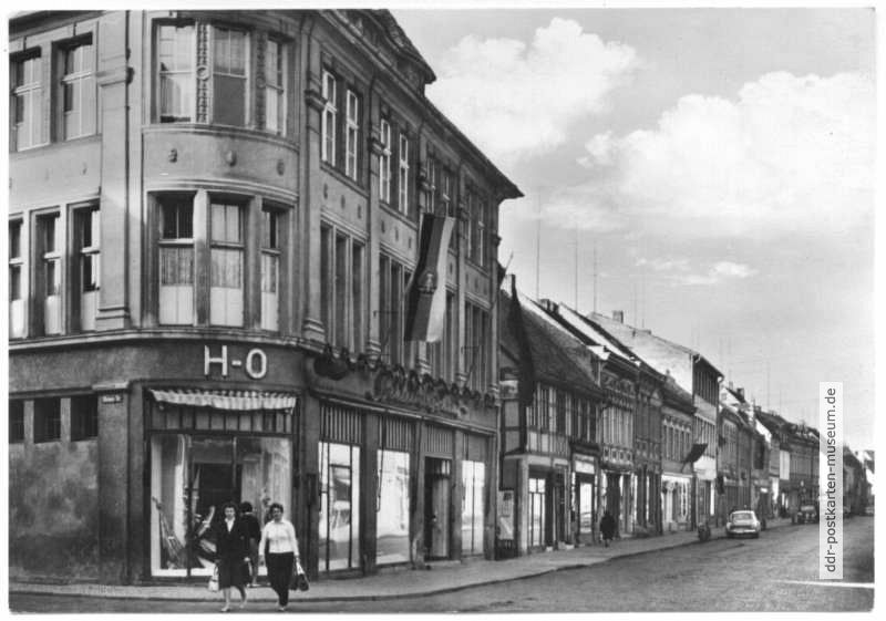 Straße des Friedens, HO-Bekleidungshaus - 1966