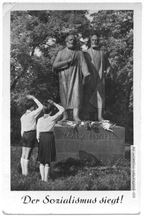 Neuerbautes Marx-Engels-Denkmal in Karl-Marx-Stadt, 1958