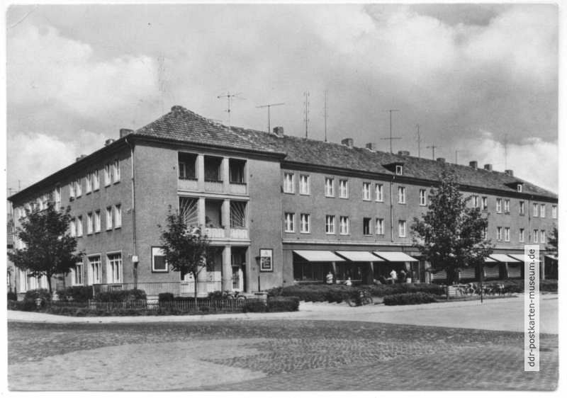 Ernst-Thälmann-Platz, Ecke Ernst-Thälmann-Straße - 1966